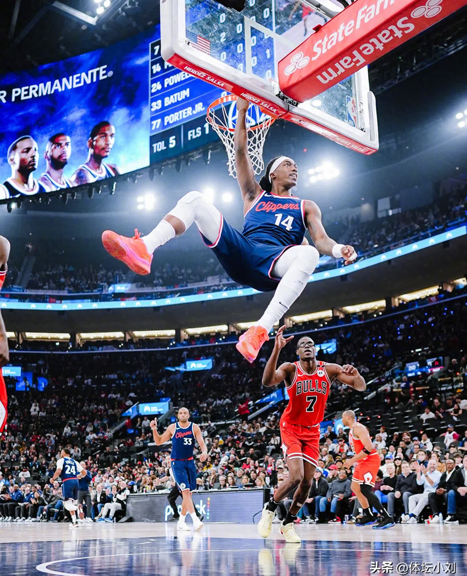 关于莱万多夫斯基连续二十场比赛得分超过出色发挥，快船不断突破！的信息